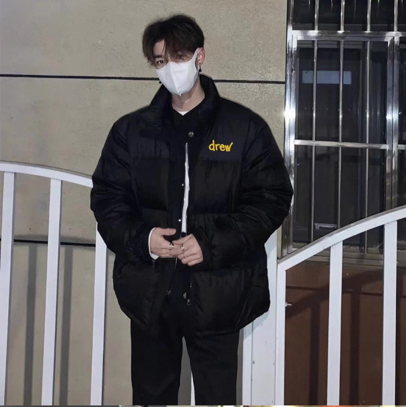 Jaqueta Puffer Logo Drew "Preta"